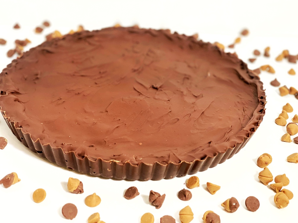 giant peanut butter cup with chocolate chips and peanut butter chips 